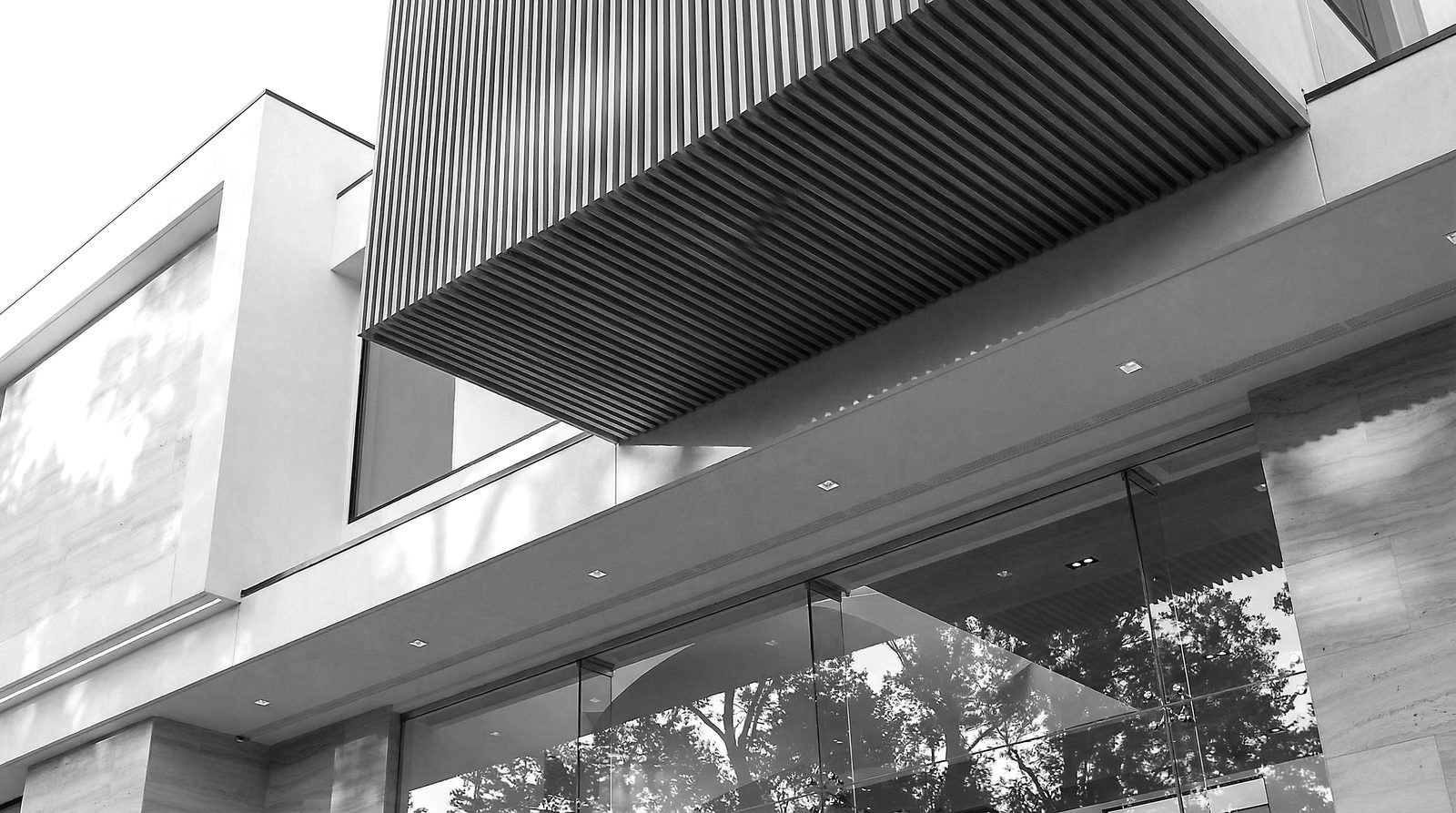 Villa Anahid — louvered canopy detail