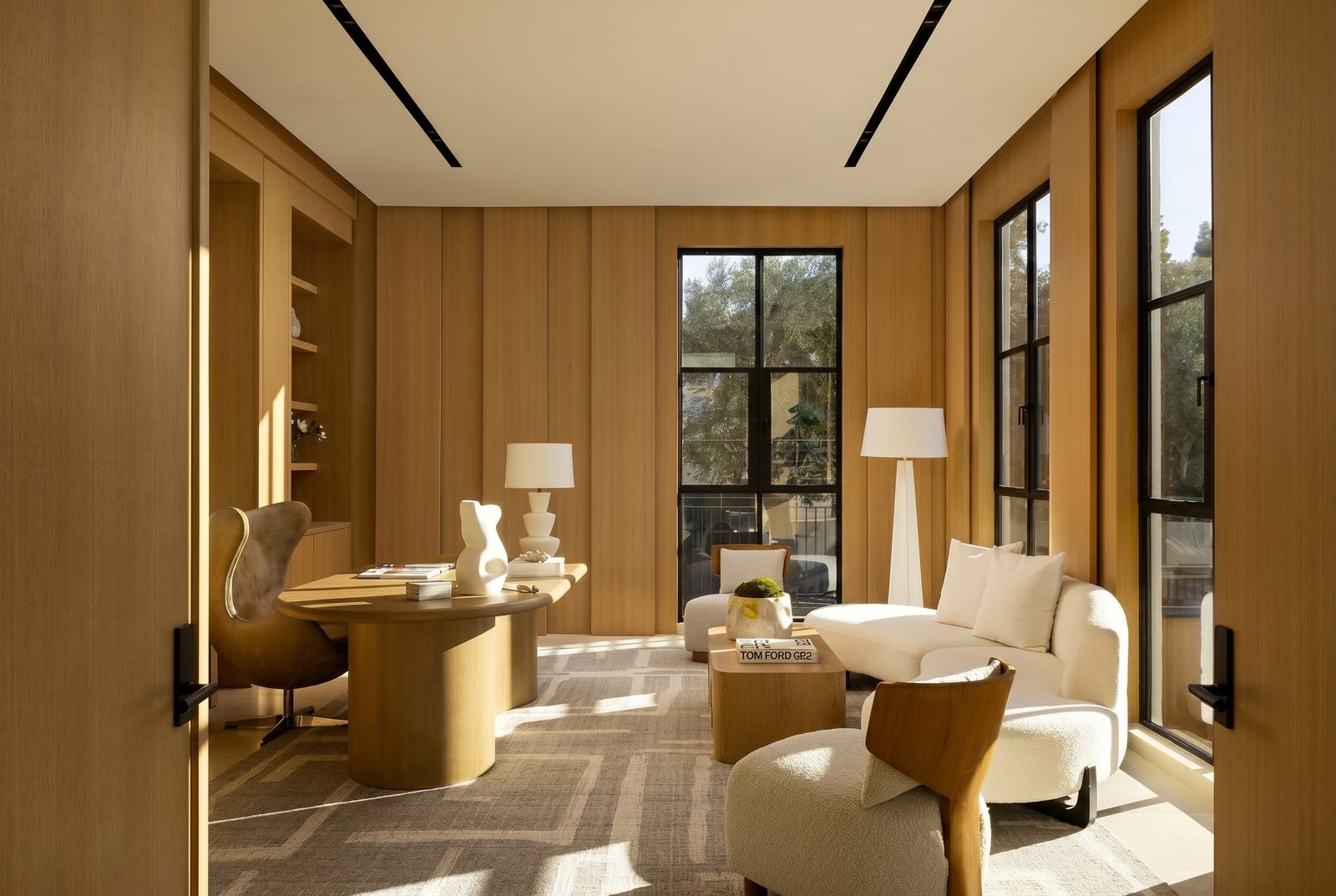 Oliveto Vale, Bel-Air residence by Beverly Hills One — sitting room