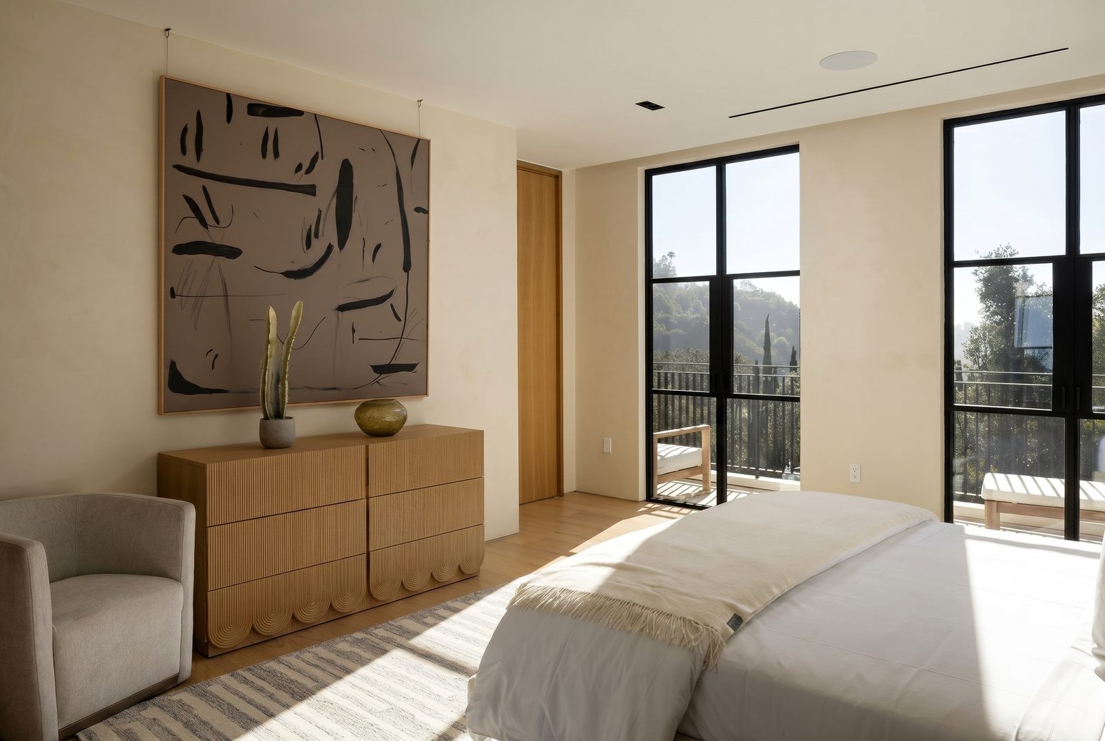 Oliveto Vale, Bel-Air residence by Beverly Hills One — bedroom with art
