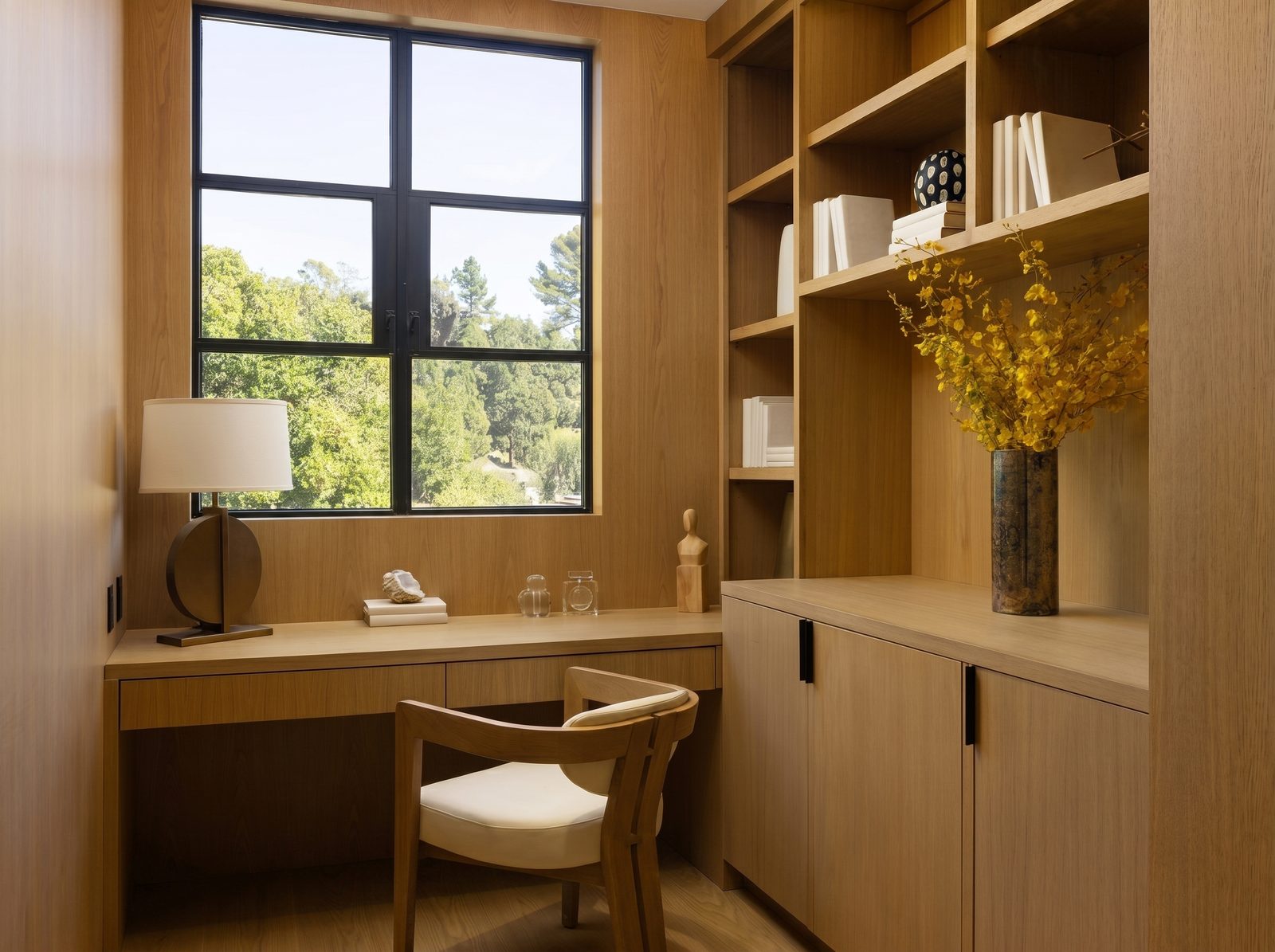 Oliveto Vale, Bel-Air residence by Beverly Hills One — study nook