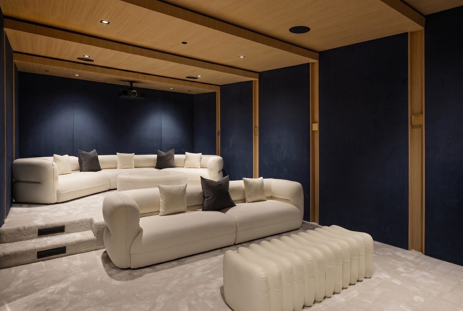 Oliveto Vale, Bel-Air residence by Beverly Hills One — media lounge
